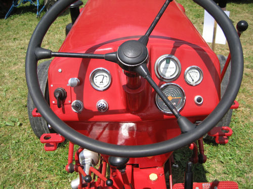 Traktor BUCHER