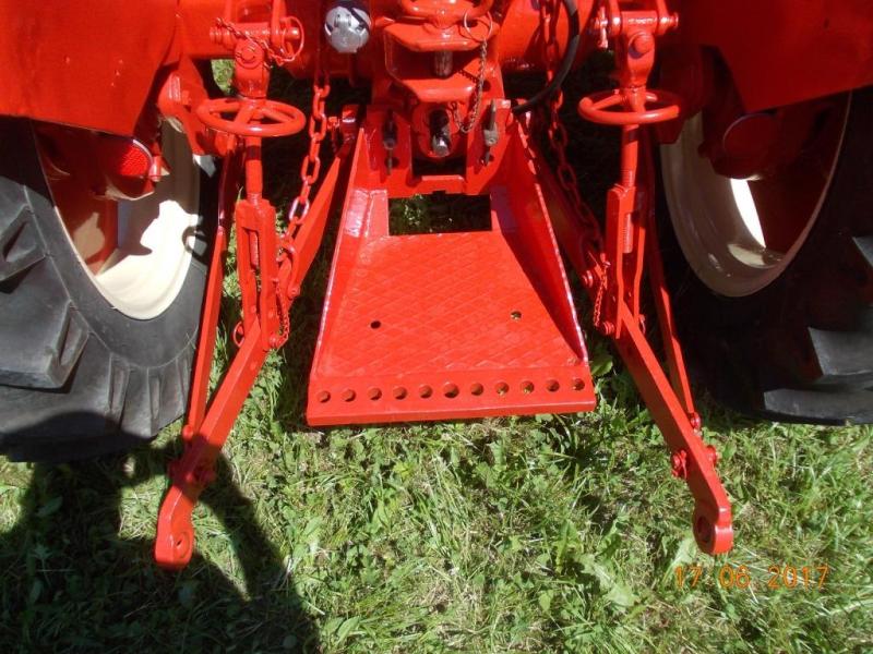 Traktor BUCHER D4000 Heckansicht